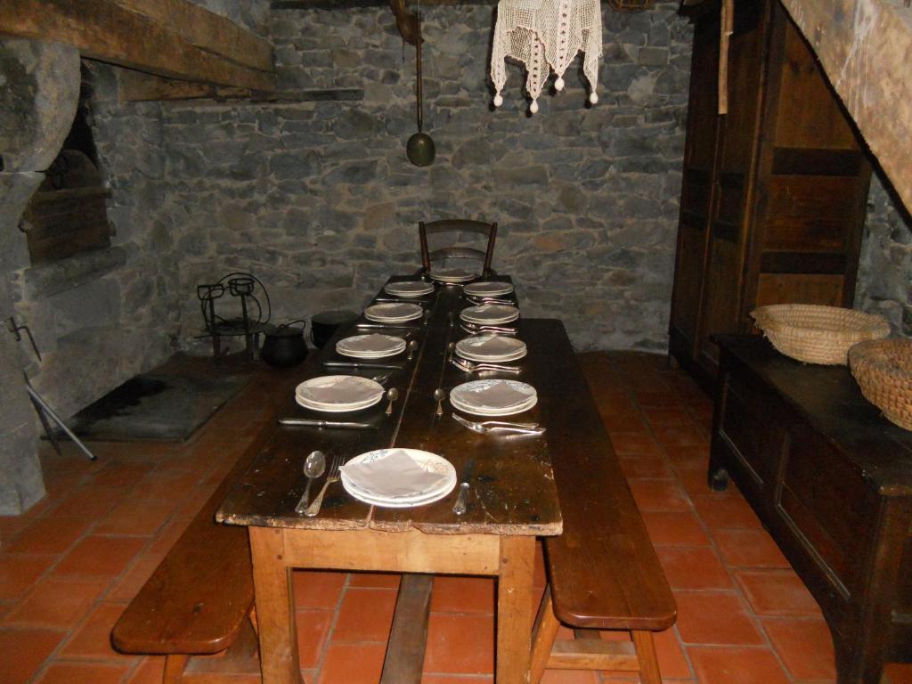 Chateau De La Moissetie Aurillac Bagian luar foto